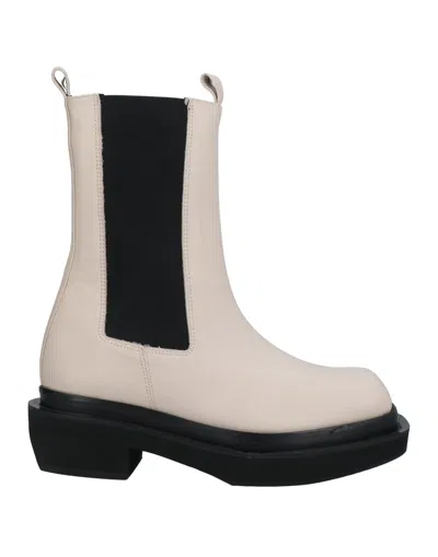 Paloma Barceló Ankle Boots In Beige