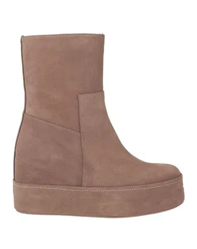 Paloma Barceló Disa Woman Ankle Boots Light Brown Size 8 Leather In Neutral