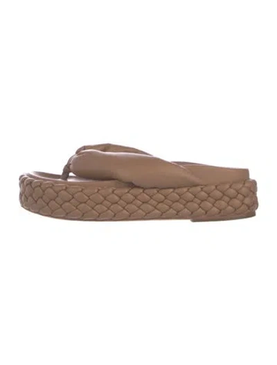 Pre-owned Paloma Barceló Leather Flip Flops In Neutrals
