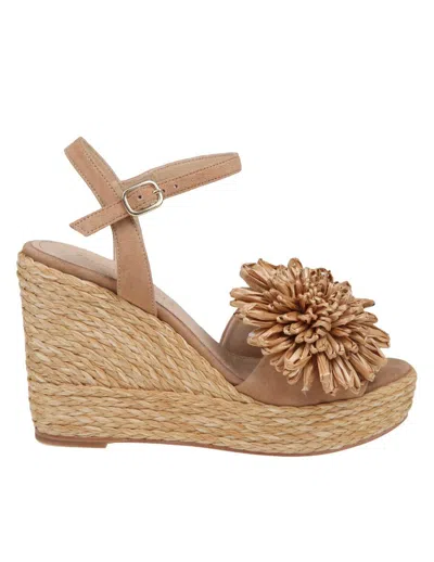 Paloma Barceló Beniko Sandal With Raffia Wedge In Beis