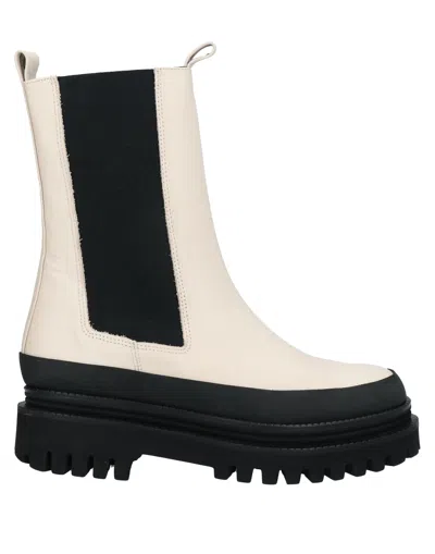 Paloma Barceló Ankle Boots In Beige