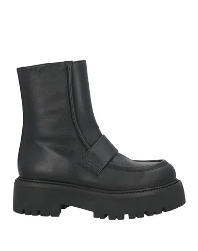 Paloma Barceló Woman Ankle Boots Black Size 8 Leather