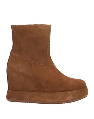 Paloma Barceló Woman Ankle Boots Camel Size 8 Leather