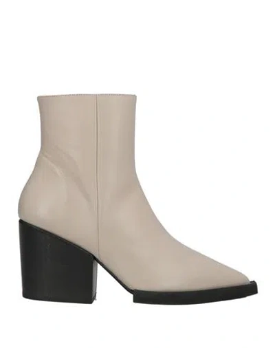 Paloma Barceló Woman Ankle Boots Light Grey Size 8 Leather