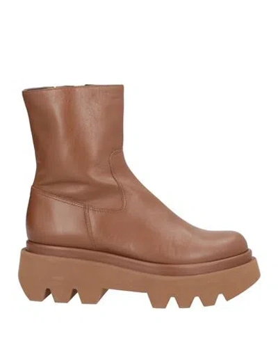 Paloma Barceló Woman Ankle Boots Tan Size 6 Leather