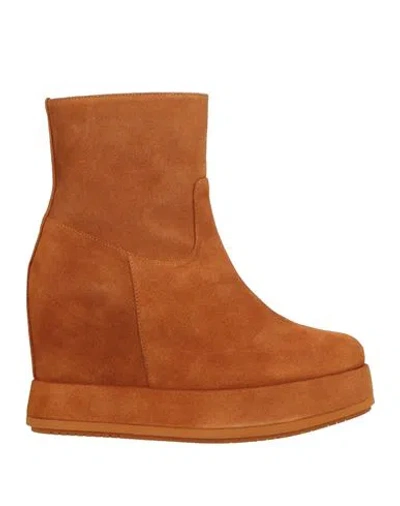 Paloma Barceló Woman Ankle Boots Tan Size 7 Leather