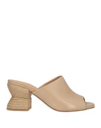 Paloma Barceló Woman Sandals Beige Size 7 Leather In Brown