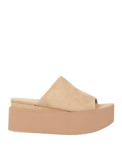 Paloma Barceló Woman Sandals Beige Size 9.5 Leather