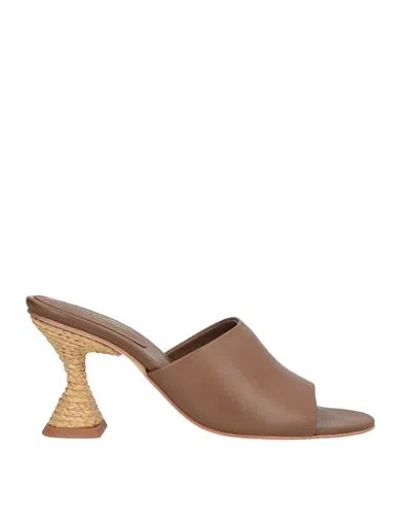 Paloma Barceló Woman Sandals Brown Size 8 Leather