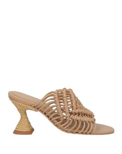 Paloma Barceló Woman Sandals Sand Size 8 Leather In Beige