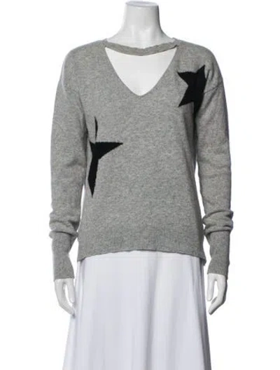 Pre-owned Pam & Gela Graphic Print V-neck Sweater In Grey