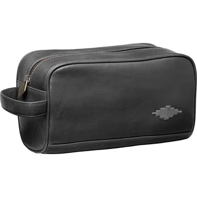 Pampeano Hombre Washbag In Black