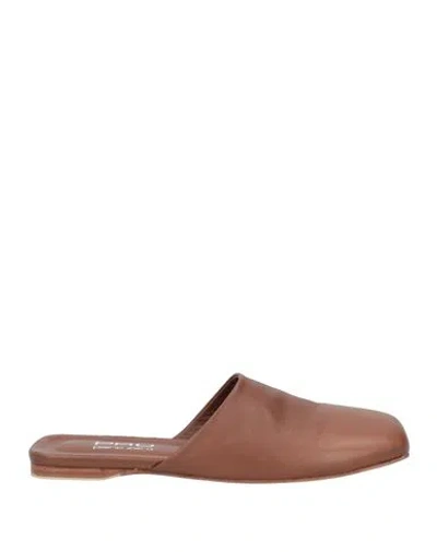 Pao Piano Zero Woman Mules & Clogs Brown Size 8 Leather