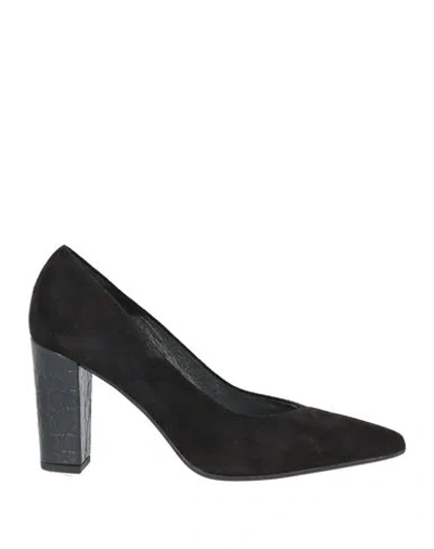 Paola Ferri Woman Pumps Black Size 8 Sheepskin