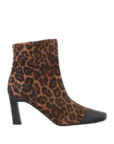 Paolo Mattei Woman Ankle Boots Brown Size 10 Leather
