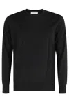 Paolo Pecora Long-sleeve Crewneck Sweater In Luxurious Virgin Wool In Black
