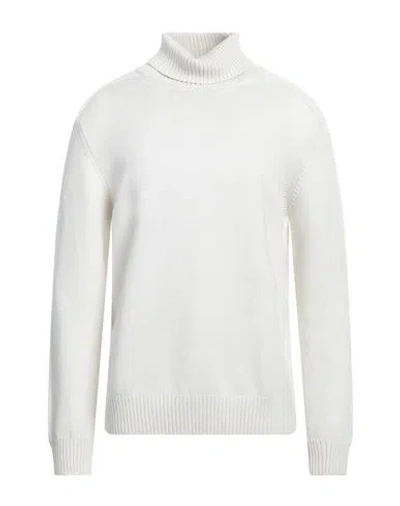 Paolo Pecora Turtlenecks In White