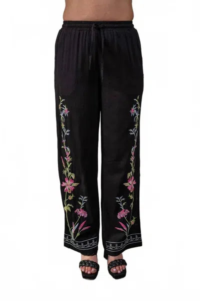 Paparazzi Women's Embroidered Split Leg Pant In Black