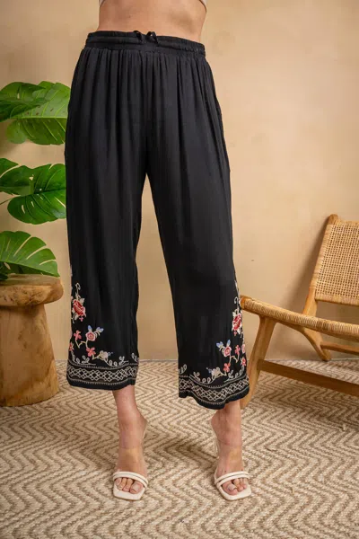 Paparazzi Woven Crinkle Crepe Embroidered Crop Pant In Black