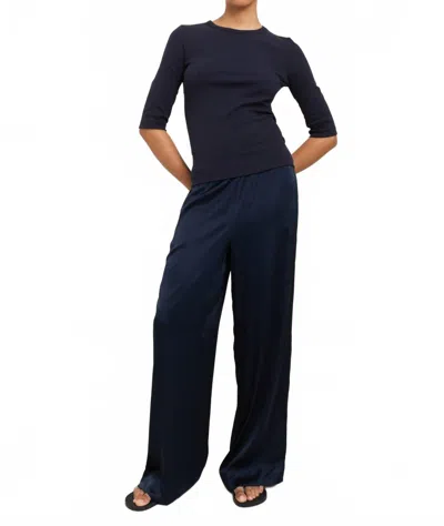 Paper Label Akari Crewneck Top In Navy In Blue