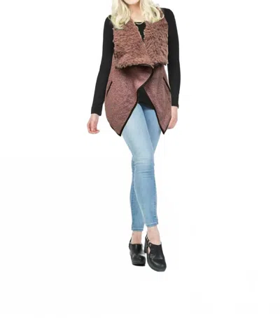 Papillon Boucle Vest With Soft Fuzzy Drapy Collar In Rose In Multi