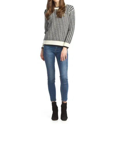 Papillon Knit Check Pullover Sweater In Black / Cream