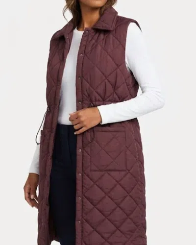 Papillon Long Puffer Vest In Plum In Burgundy