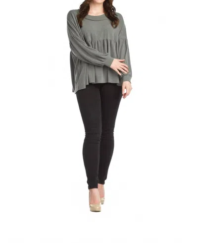 Papillon Oversized Tier Blouse In Green In Gray