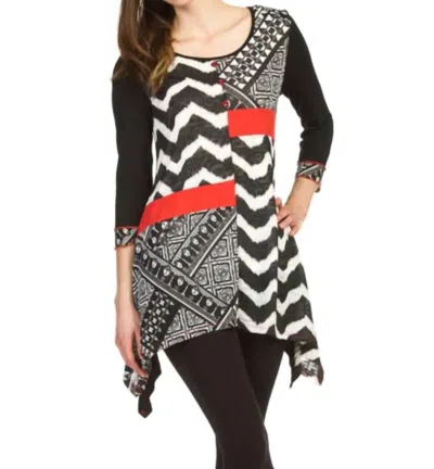 Papillon Patch Angle Hem Top In Black Multi