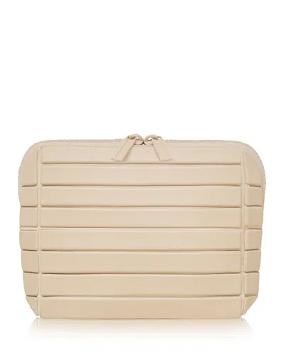 Parallelle The Small Bisque Traveller Cosmetic Bag In Sand