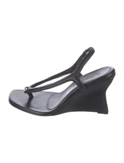 Pre-owned Paris Georgia Leather T-strap Sandals In Black