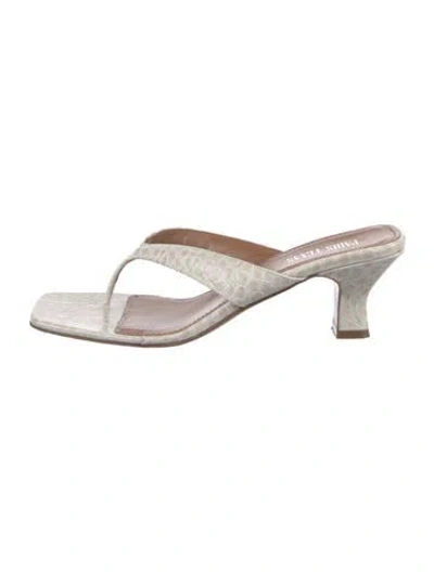Pre-owned Paris Texas Embossed Leather Animal Print Flip Flops In White