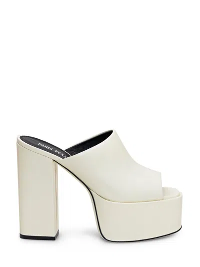 【Paris Texas】 Sashaレザープラットフォームミュール Paris Texas Sasha Leather Platform Mules In White | ModeSens