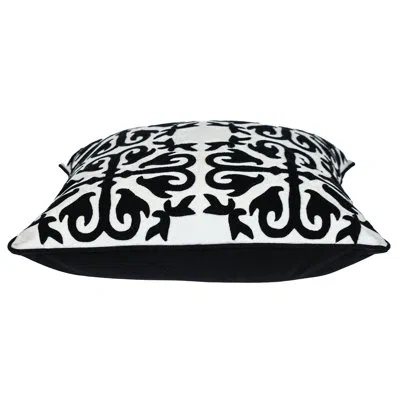 Parkland Collection Transitional Geometric 20" X 20" Pillow In Black