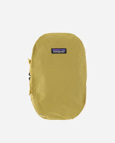 Patagonia Black Hole Cube 6l Pufferfish Gold In Yellow