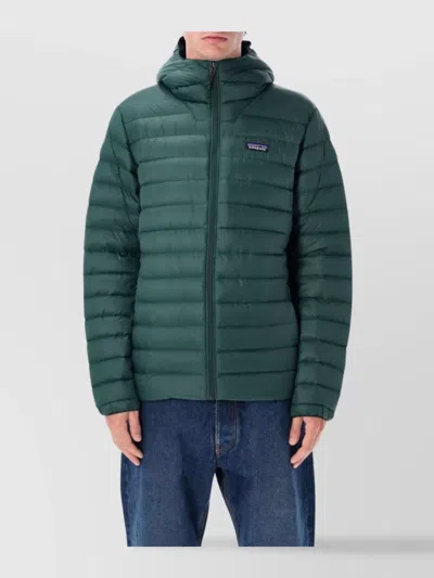 PATAGONIA INSULATED HOODIE FEATURING ADJUSTABLE ELEMENTS