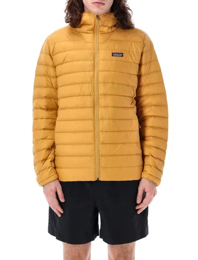 PATAGONIA MEN'S DOWN SWEATER HOODIE IN PUFFERFISH GOLD FOR SS24