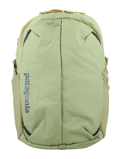 Patagonia Refugio Daypack 26l In Green