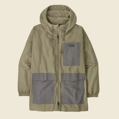 Patagonia Used Women's Skysail Unlined Parka In River Rock Green