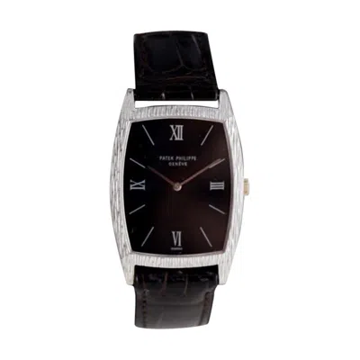 Pre-owned Patek Philippe 18 Karat White Gold Tonneau Shape Wristwatch With Carved Bezel