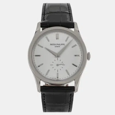 Pre-owned Patek Philippe Calatrava Small Seconds 5196g-001 Manual Winding 37 Mm In Gray