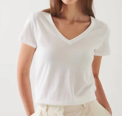 Patrick Assaraf Classic Fit V-neck Tee In White