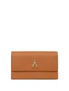Patrizia Pepe Logo-plaque Clutch Bag In Brown