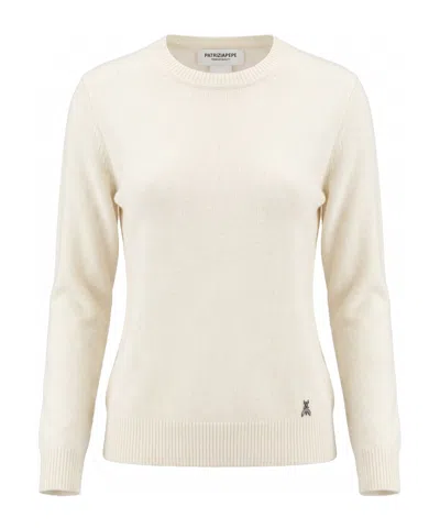 Patrizia Pepe Logo-plaque Cashmere Sweater In White