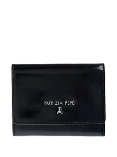 Patrizia Pepe Logo-plaque Patent-leather Wallet In Black