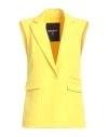 Patrizia Pepe Shoulder-pads Crepe Vest In Yellow
