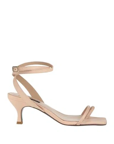 Patrizia Pepe Woman Thong Sandal Blush Size 6 Soft Leather In Pink