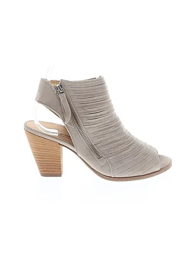 Pre-owned Paul Green Heels In Gray