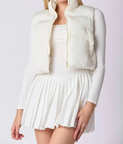 Peach Love Cropped Puffer Vest In Whip Cream