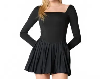 Peach Love Pleated Romper Skirt In Black